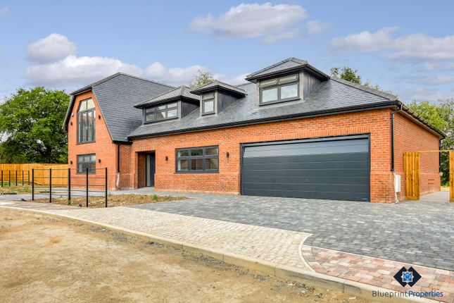 4 &amp; 5 Bedroom Detached Homes