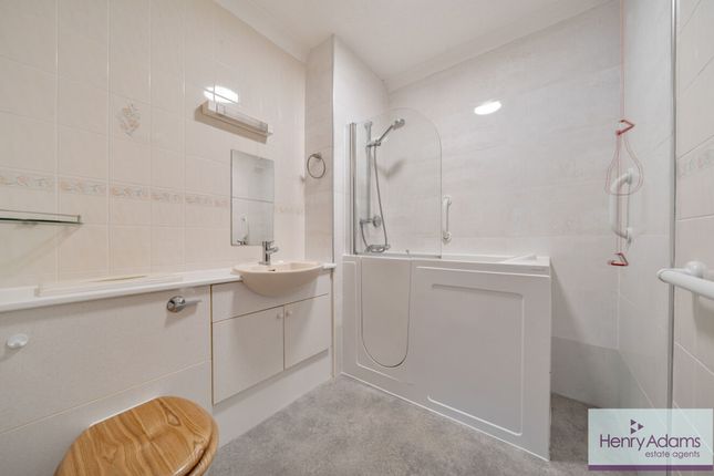 1 Cremorne Place King George Avenue, Petersfield photo 4