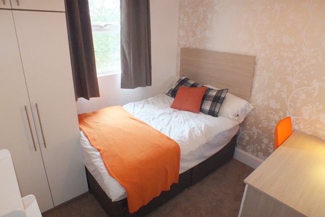 Thumbnail Room to rent in Waverley Road, Reading