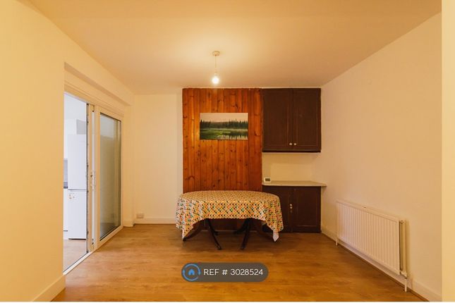 Brunswick Park Road, New Southgate, London photo 3