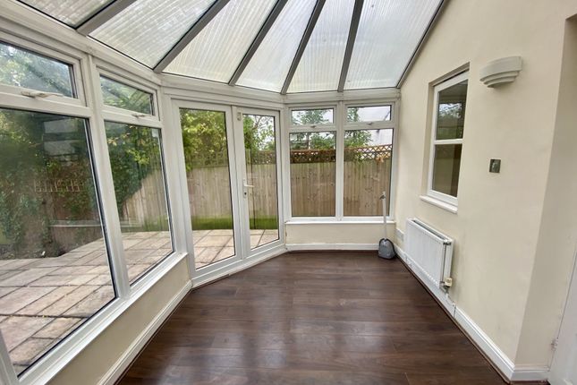 5a, Sefton Avenue, London photo 4