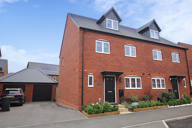 29 Watermill Way Front.Jpg