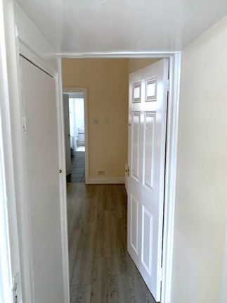 20, Ashton Road, Luton photo 4