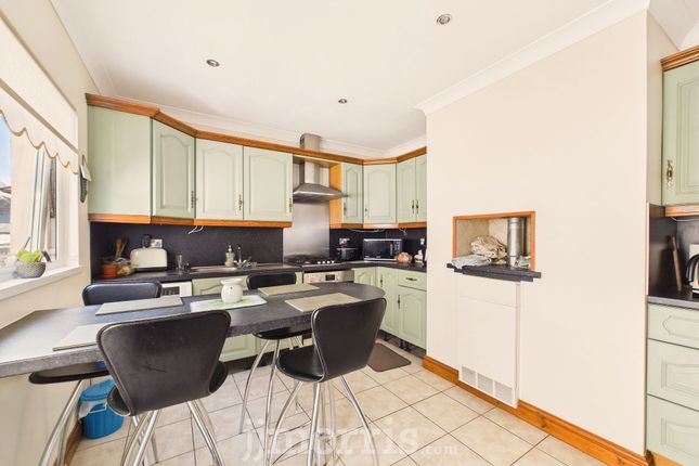 19 St. Davids Place, Goodwick photo 3