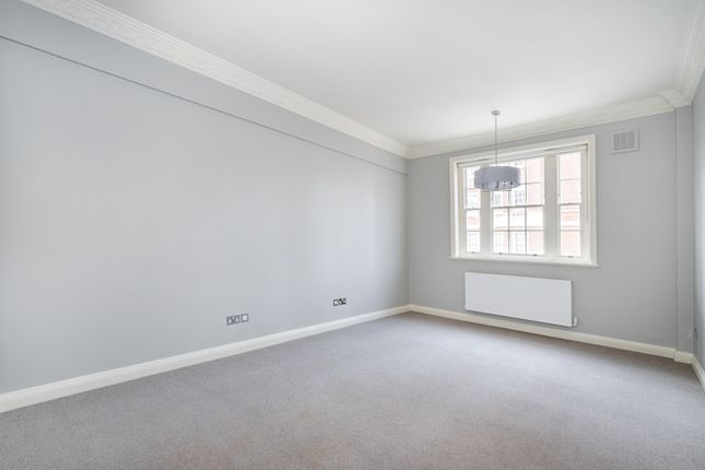 Flat 21, Duchess Of Bedford House, Duchess Of Bedfords Walk, London photo 4