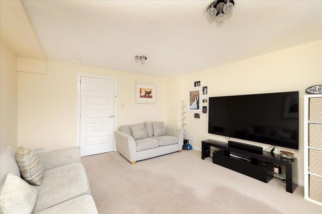 16 Easter Langside Gardens, Dalkeith photo 4