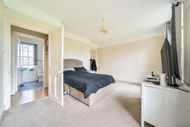 Flat 29, Geffery Court, 158, Mottingham Road, London photo 3
