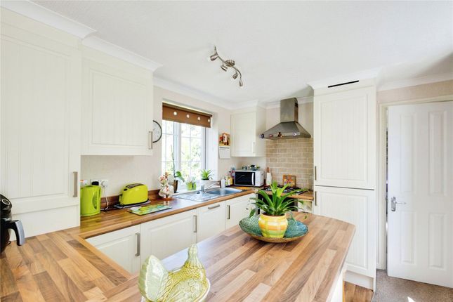 6, Thatched Cottage Park, Lyndhurst photo 3