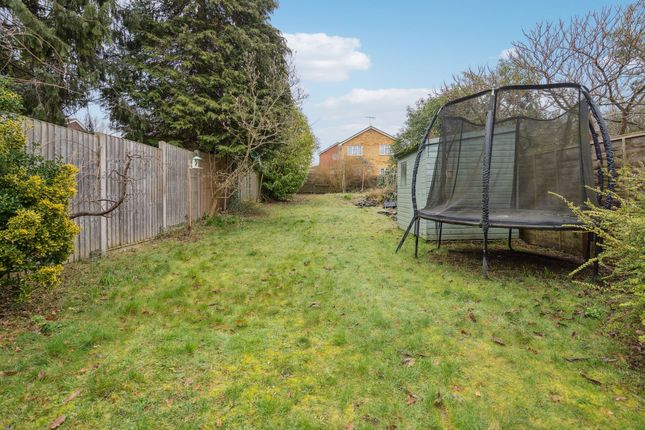 22 Bushey Grove Road, Bushey photo 4