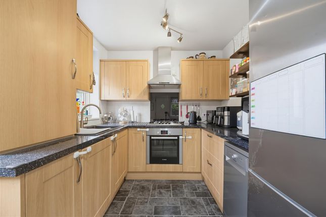 33, Westcott Crescent, London photo 4