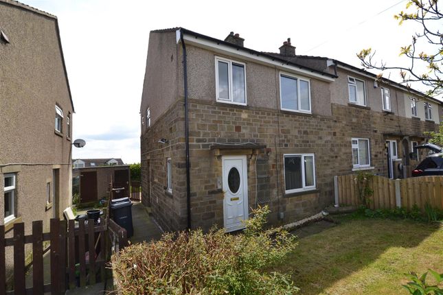 Thumbnail Town house for sale in Moor Close Avenue, Queensbury, Bradford