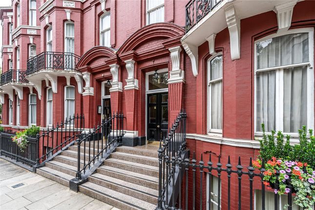 Flat for sale in Old Marylebone Road, London