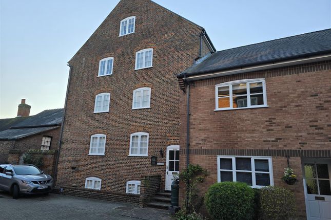 Thumbnail Flat to rent in Bowes Lyon Mews, St Albans, Hertfordshire