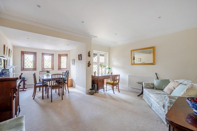 4, Holly Hill Park, Banstead photo 4