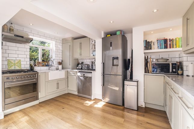 Terraced house to rent in Abercrombie Street, London