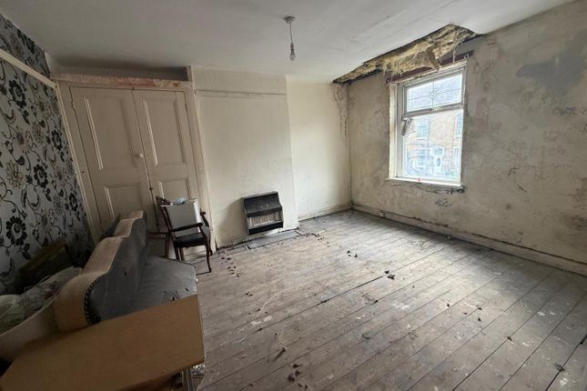 26, Victor Terrace, Bradford photo 4