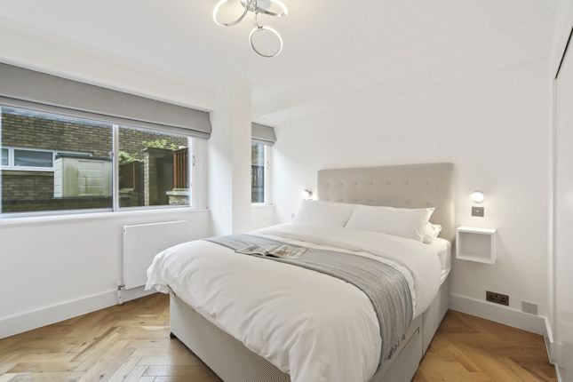 Flat to rent in Campden Hill Road, London