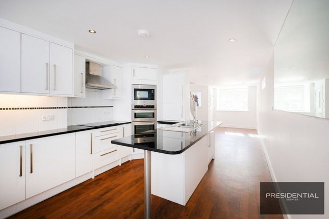 161 Smarts Lane, Loughton photo 4