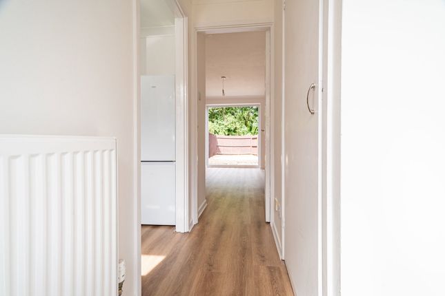 10, Lastingham Grove, Milton Keynes photo 4