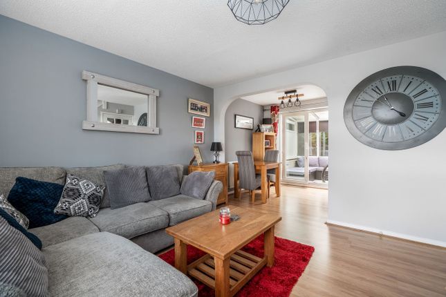 24, Peghouse Close, Stroud photo 3