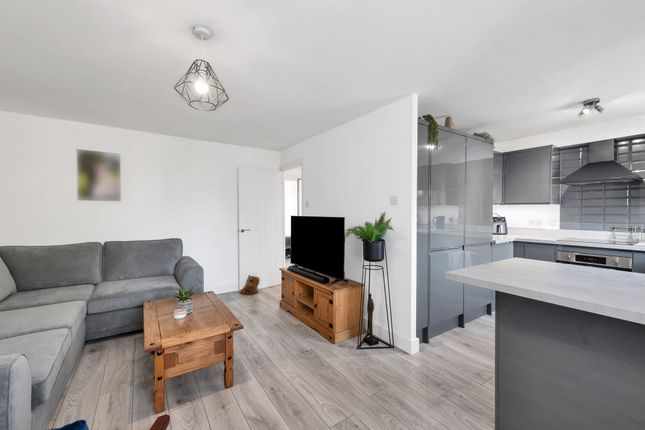 86 Burns Road, Royston photo 3