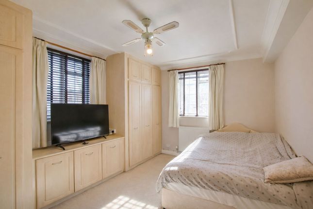 9 Stoneygate Court, Leicester photo 3