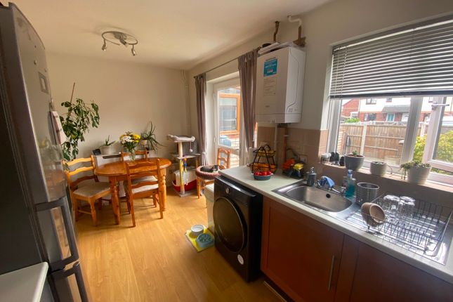 12, Marlowe Close, West Yorkshire photo 4