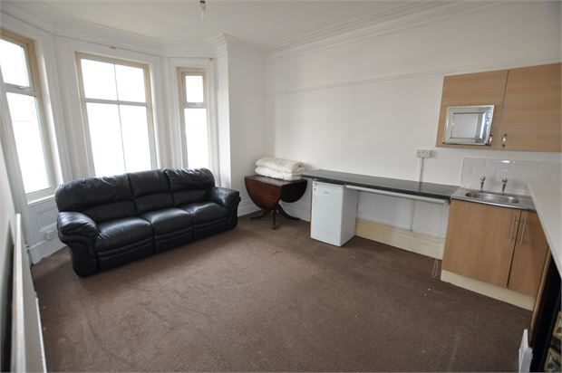 Town house for sale in York Road, The Rise, York