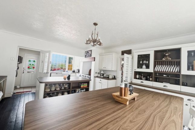 47, Llannon Road, Llanelli photo 4