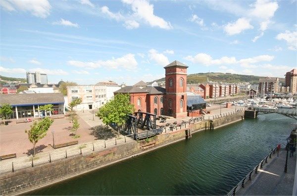 Flat for sale in Abernethy Quay, Maritime Quarter, Swansea