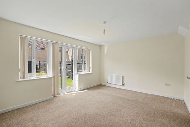 3 Mistletoe Close, Bury St. Edmunds photo 3