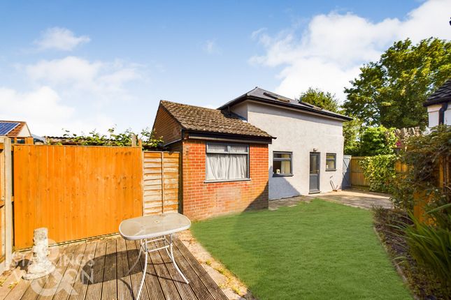 Thumbnail Detached house for sale in The Street, Lenwade, Norwich