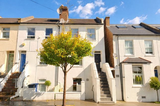 1-bed flat on Berrymede Road, London, £175,000