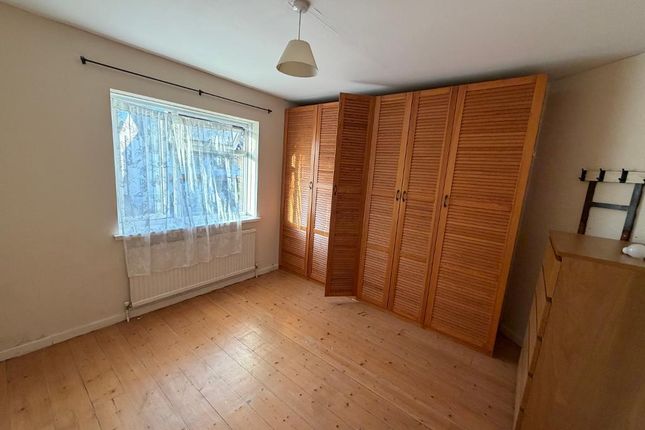 8, Finchingfield Avenue, Woodford Green photo 4