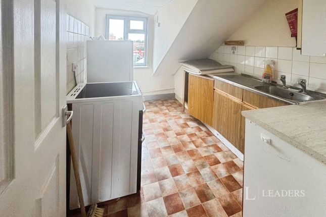 Flat 3, 68, Main Ridge, Lincolnshire photo 5