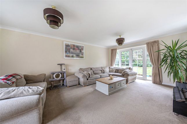 16, Rolinsden Way, Keston photo 3