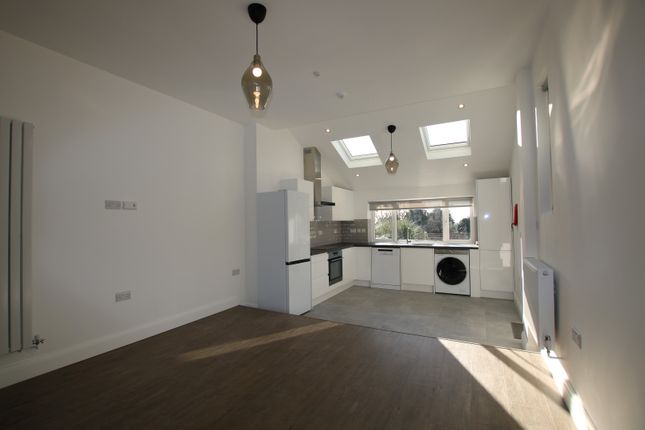 Thumbnail Flat to rent in Holland Road, Kensal Rise, London