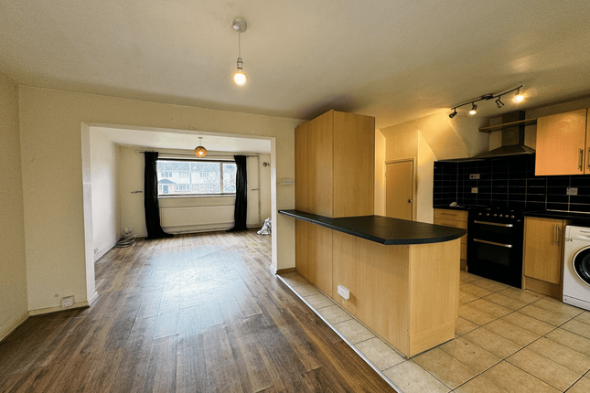 17, Cook Road, Crawley photo 3
