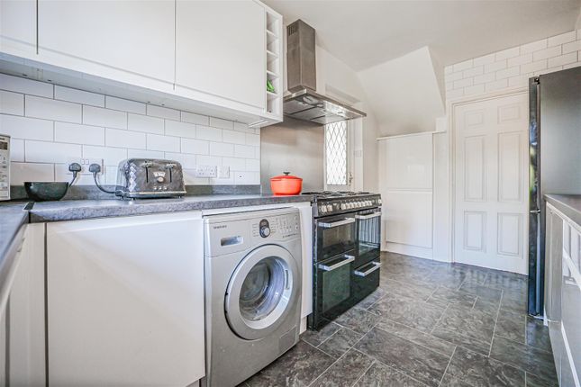 85, Tile Kiln Lane, Hemel Hempstead photo 4