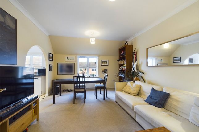 Flat for sale in Kingfisher Court, Cheltenham, Gloucestershire