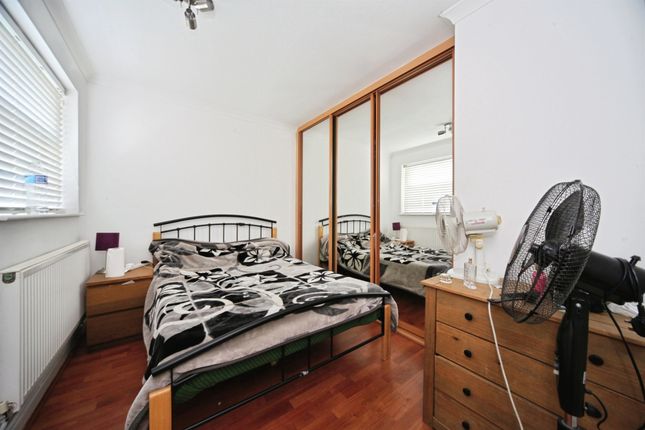 8 Garden Court, Gardenia Avenue, Luton photo 4