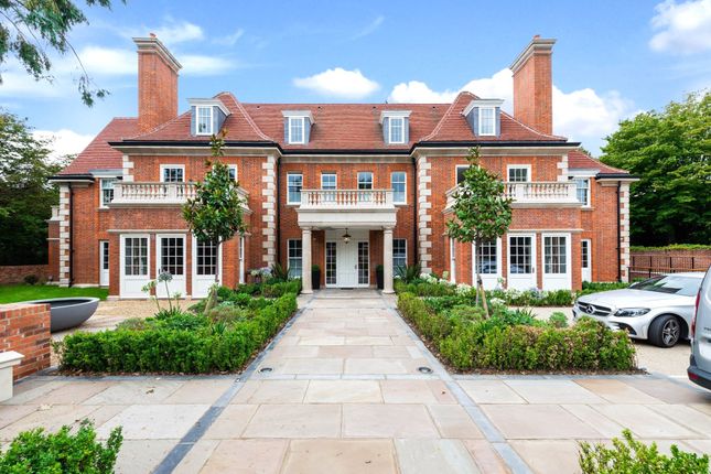 Thumbnail Flat for sale in The Bishops Avenue, Hampstead Garden Suburb, London
