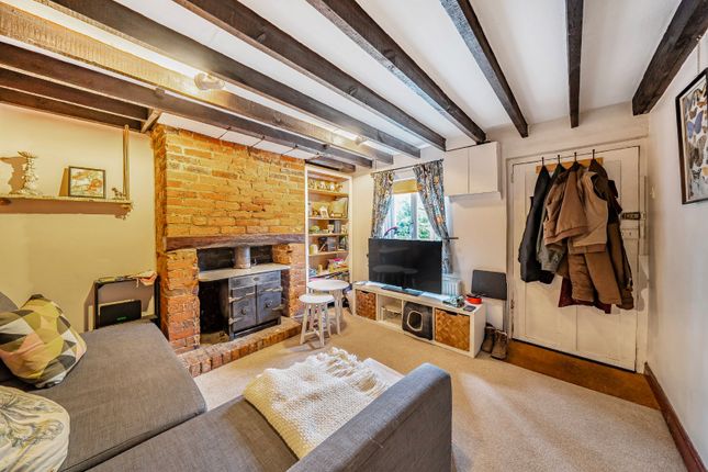 5, Vicarage Lane, Farnham photo 4
