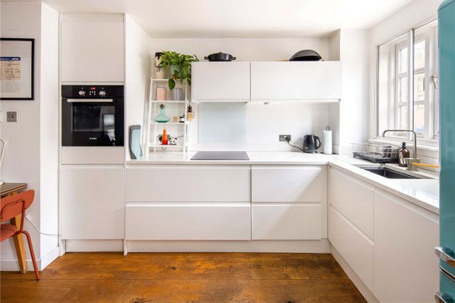 Flat for sale in Mile End Road, Stepney, London