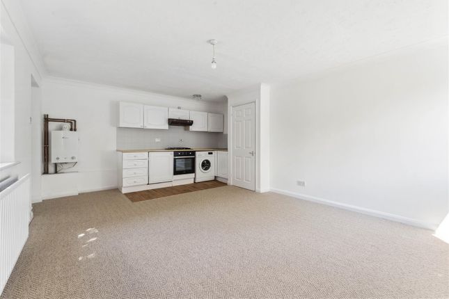 17, Moore Close, Surrey photo 2