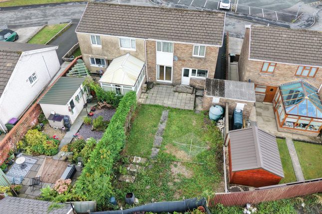 39, Darren Las, Llanelli photo 3
