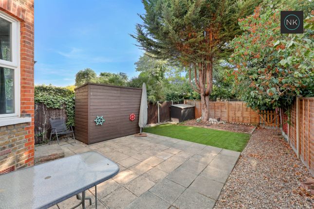 70 Eastwood Road, South Woodford, London photo 4