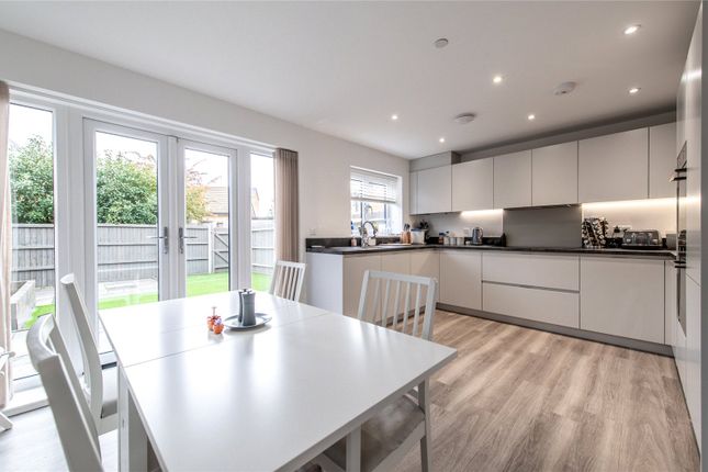 33, Stratford Way, Kent photo 2