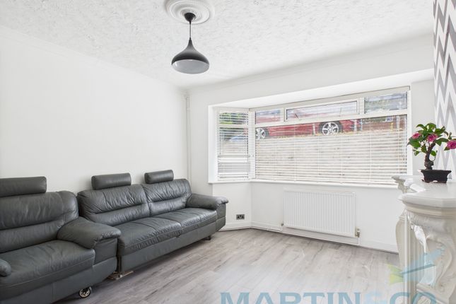 29, Fernhurst Crescent, Brighton photo 2
