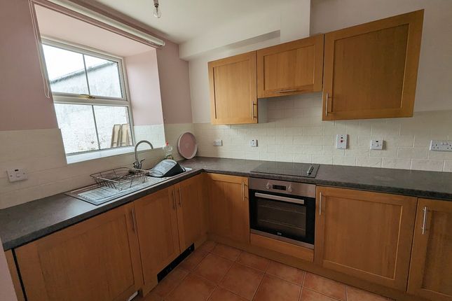 Town house for sale in 69 Drumlanrig Street, Thornhill